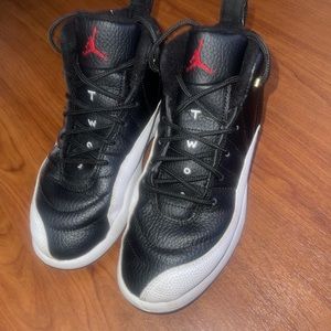 - Like New Jordan 12 Retro 3y